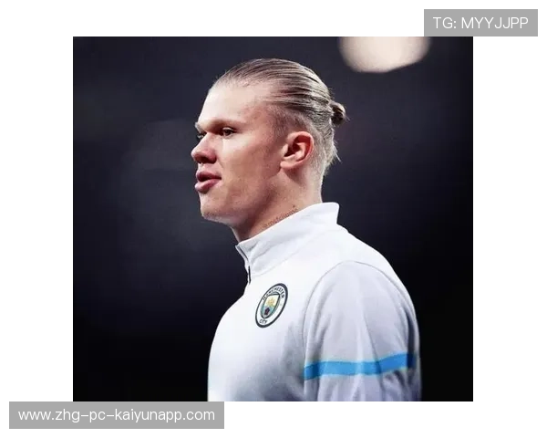 哈兰德球迷日亲手做纪念品被粉丝珍藏